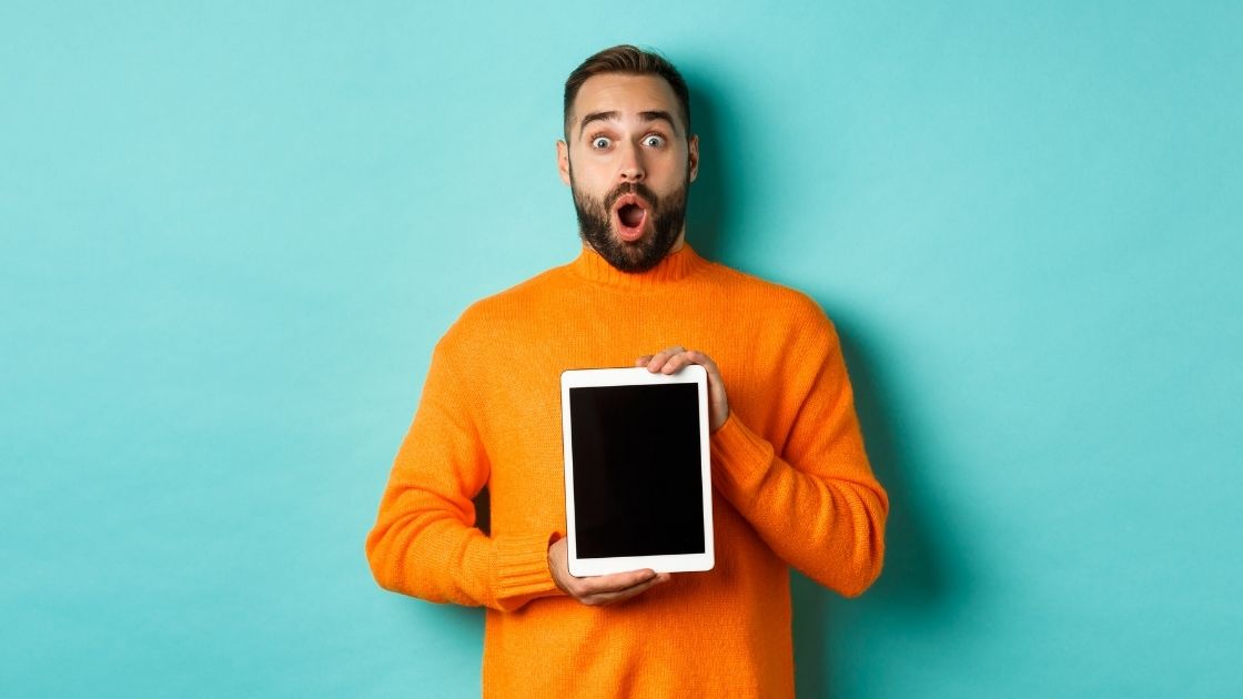 Se permite la deducción en el IVA de los gastos de móvil y tablet de un abogado